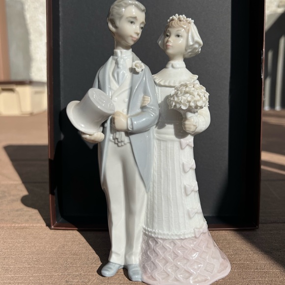 Lladro Art Retired Lladro Bride And Groom Figuerine Perfect